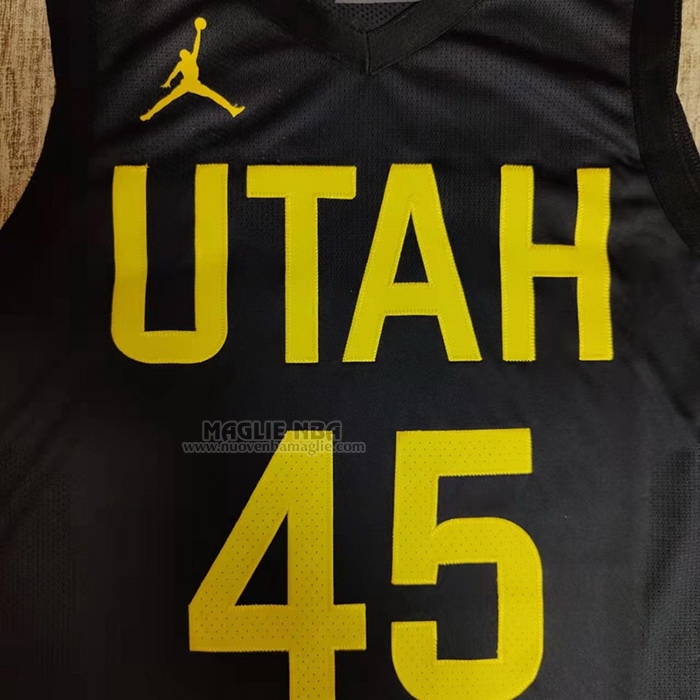 Maglia
 Donovan Mitchell NO 45 Utah Jazz Statement Autentico
 2022-23 Nero

